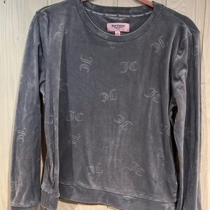 𝅺jucy COUTURE VELOUR GREY SLEEPWEAR / TOP . JC embossed on it SIZE SMALL